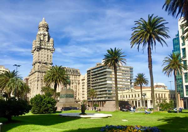 Plaza Independencia with ArtDeco Tower